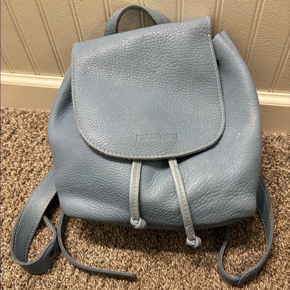 Vintage Portland Leather bucket backpack